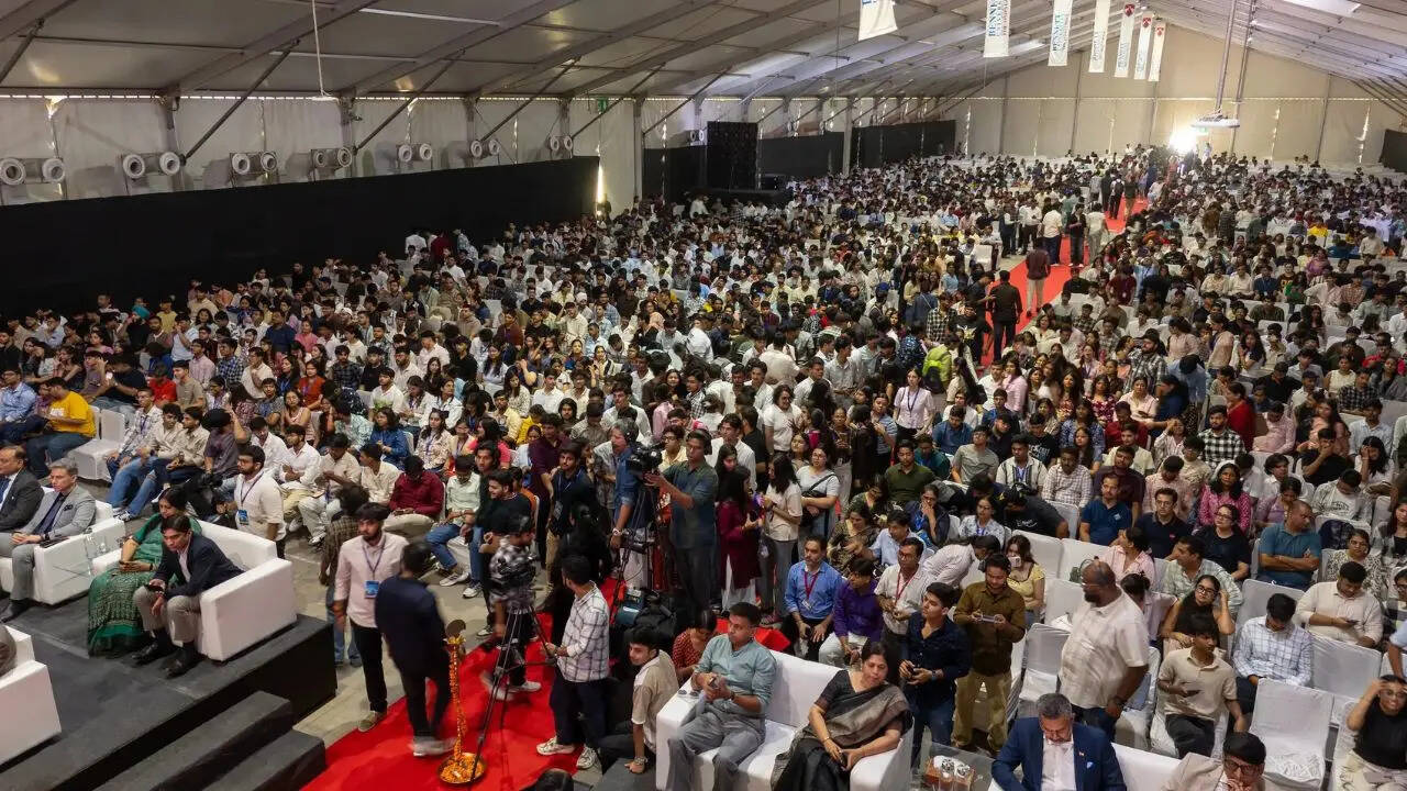 दीक्षारंभ 2026 कार्यक्रम में बड़ी संख्या में लोग शामिल हुए