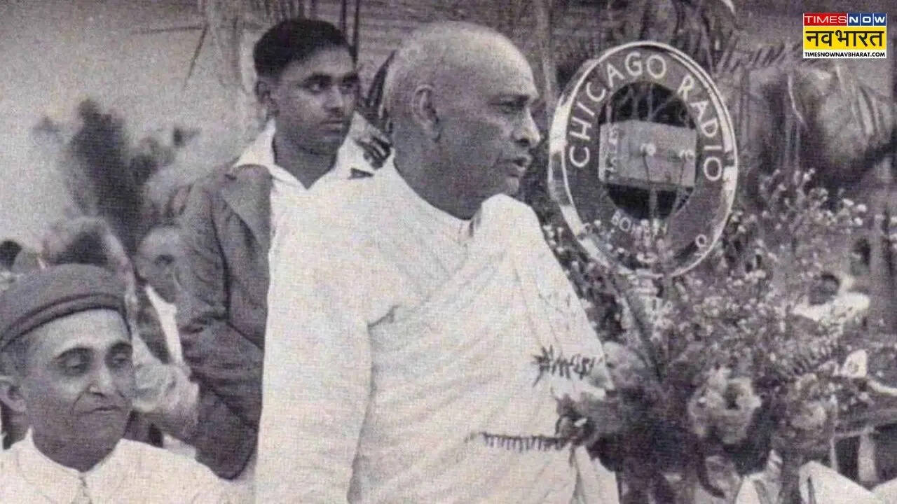 विशाल जनसभा को संबोधित करते सरदार पटेल (Source: Chicago Radio)