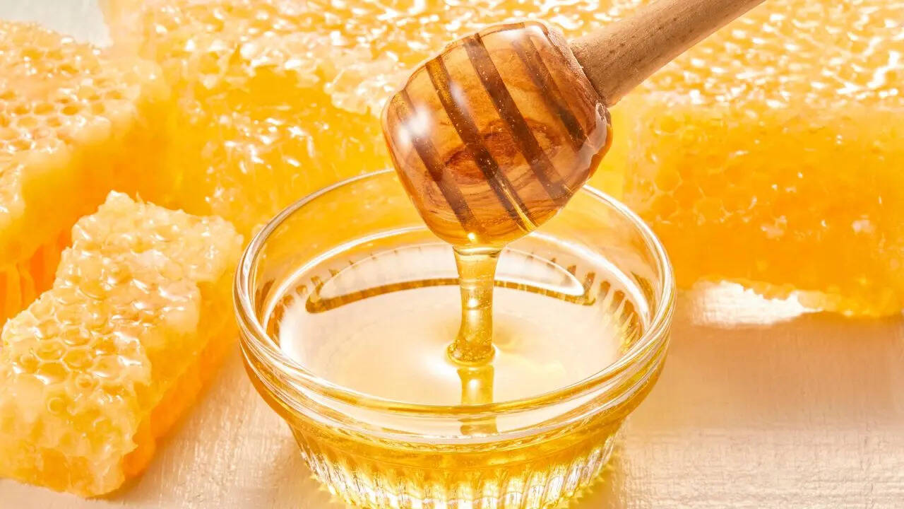 शहद और गुनगुना पानी