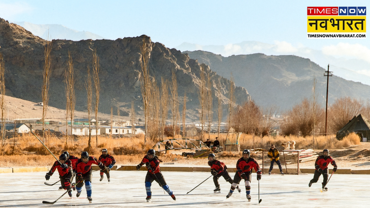Women's Ice Hockey Team in Ladakh (Photo Credit - Mathieu Richer Mamousse)
