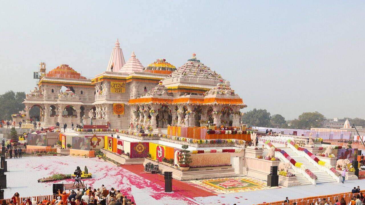 उत्तर प्रदेश से जुड़ाव और परिवार​