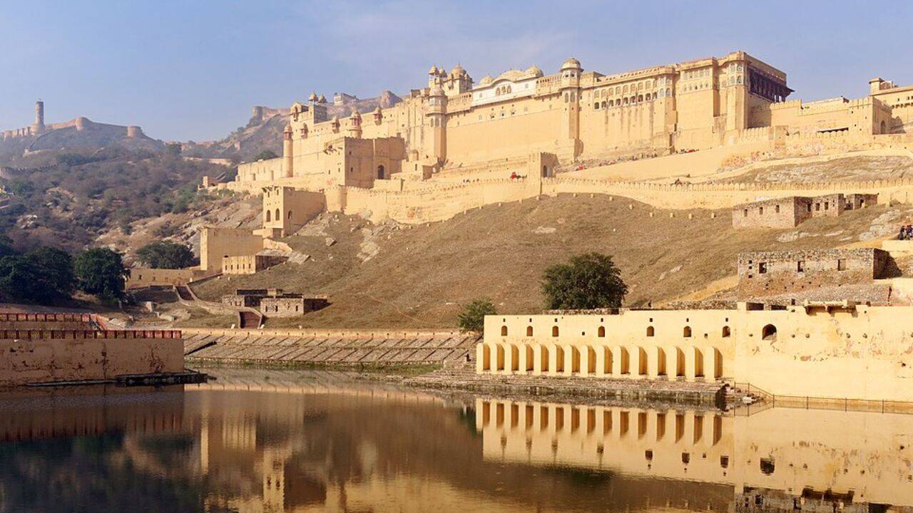 बारिश के बाद निखर उठते हैं जयपुर के किले