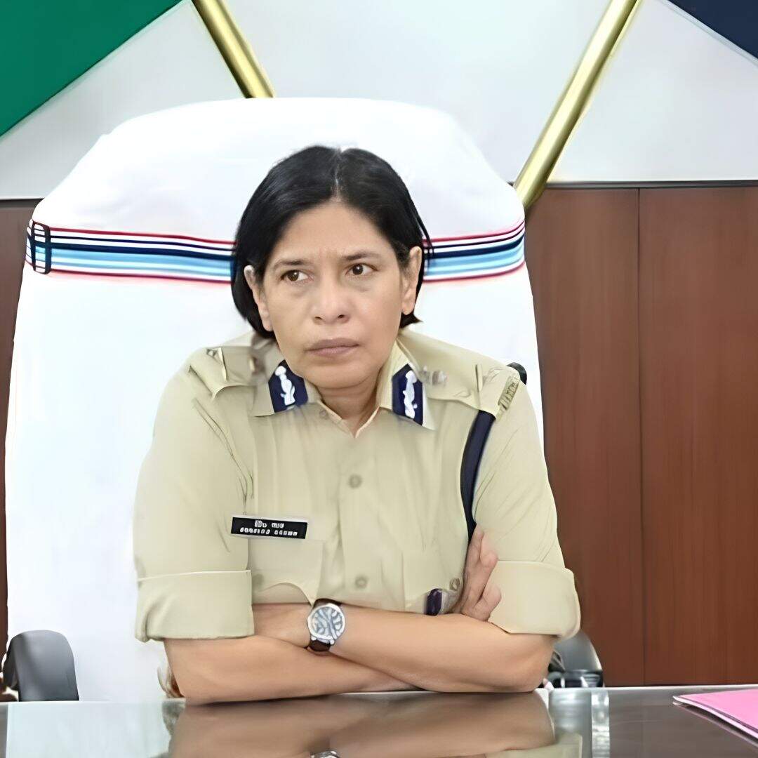 बिहार में कई महत्वपूर्ण पदों पर दी है सेवाएं