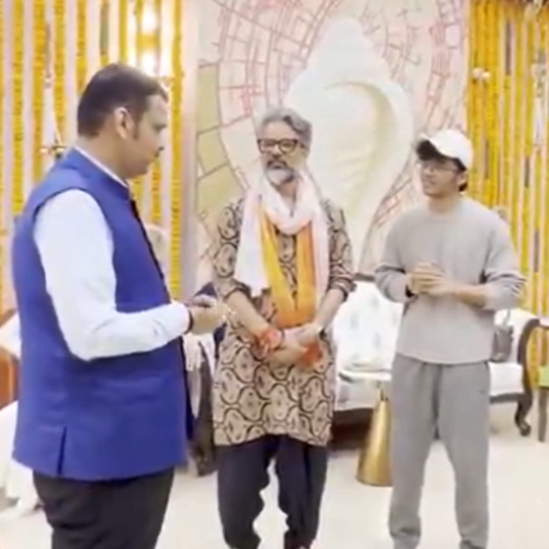 ‘हनुमान अंश’ टीम से मिले CM फडणवीस