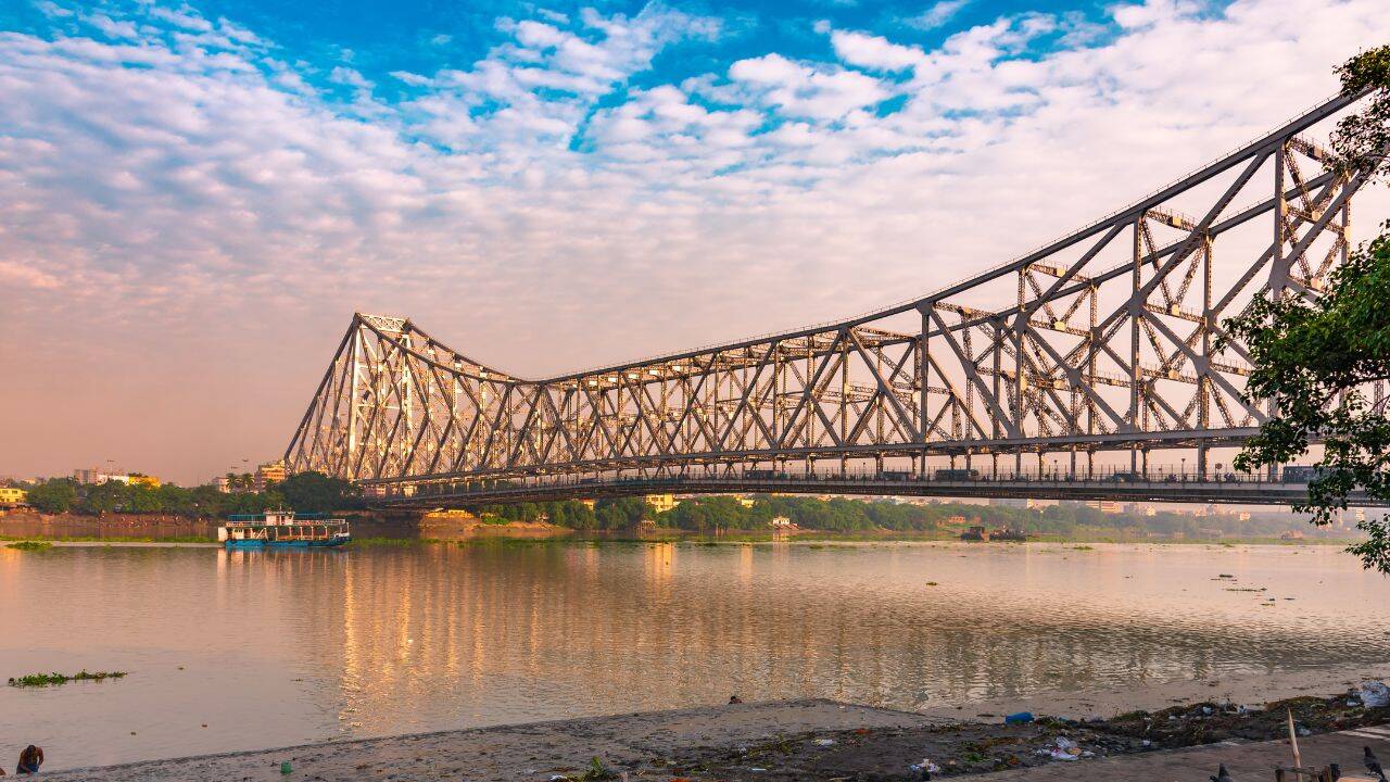 कालीघाट के बाद कोलकाता की सैर भी करें
