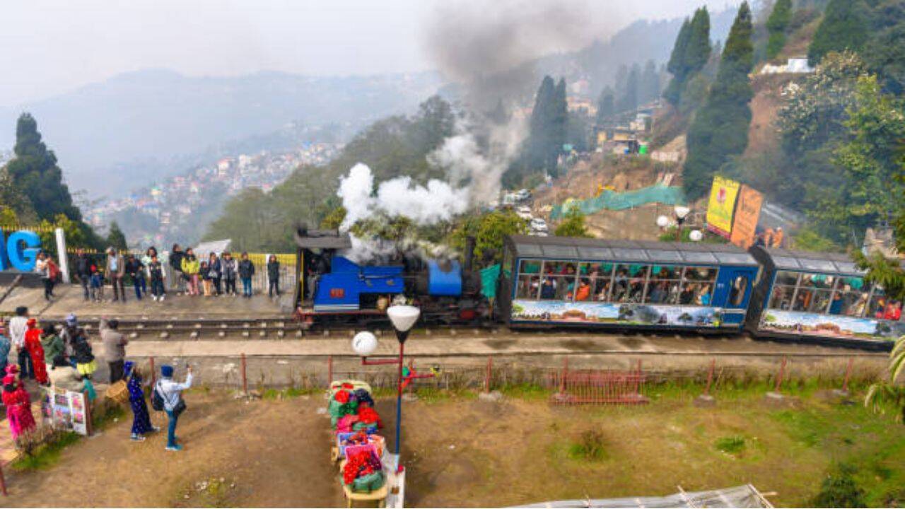 दार्जिलिंग में मंजिल से ज्यादा खास है रास्ता
