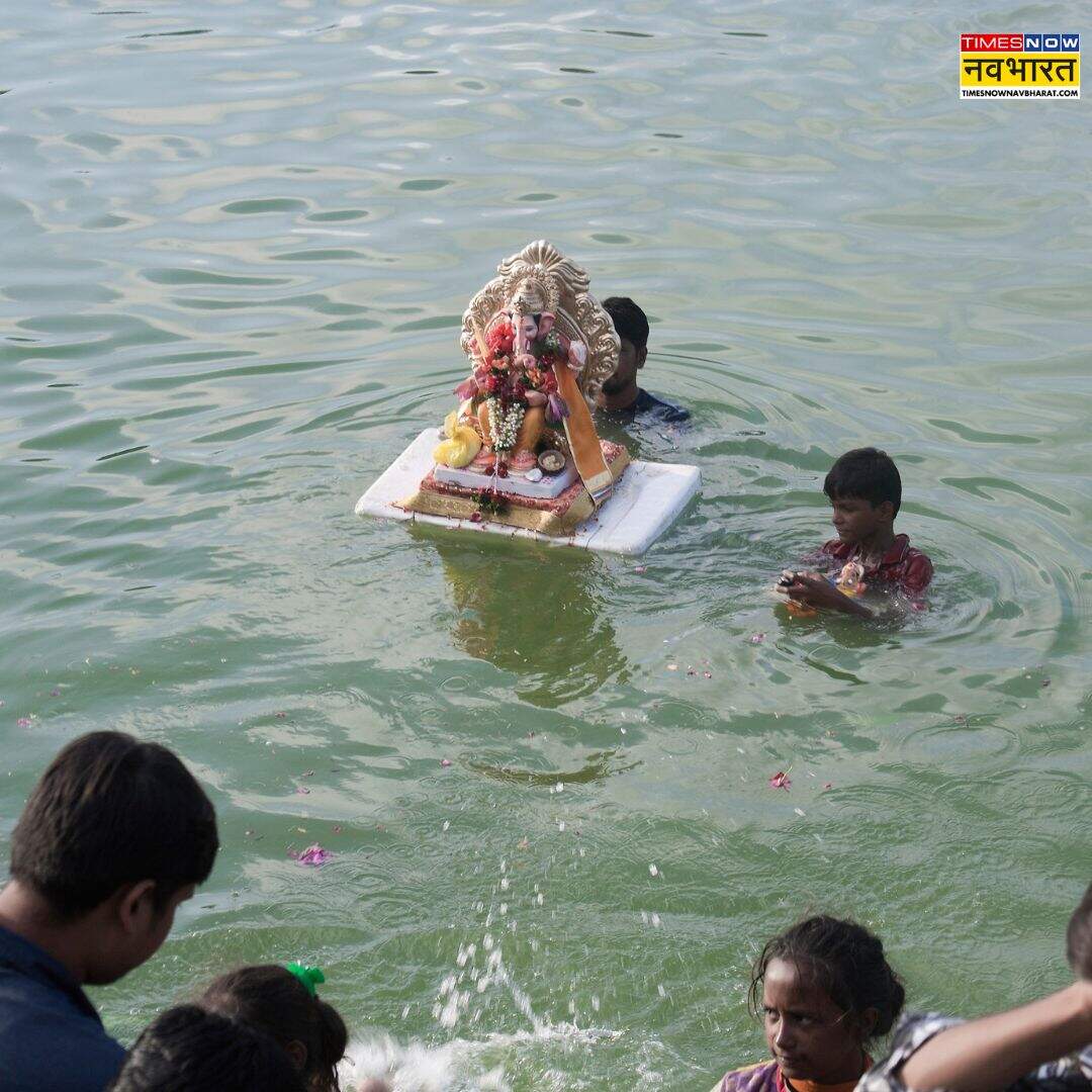 ​अहंकार और सर्वस्व का समर्पण​