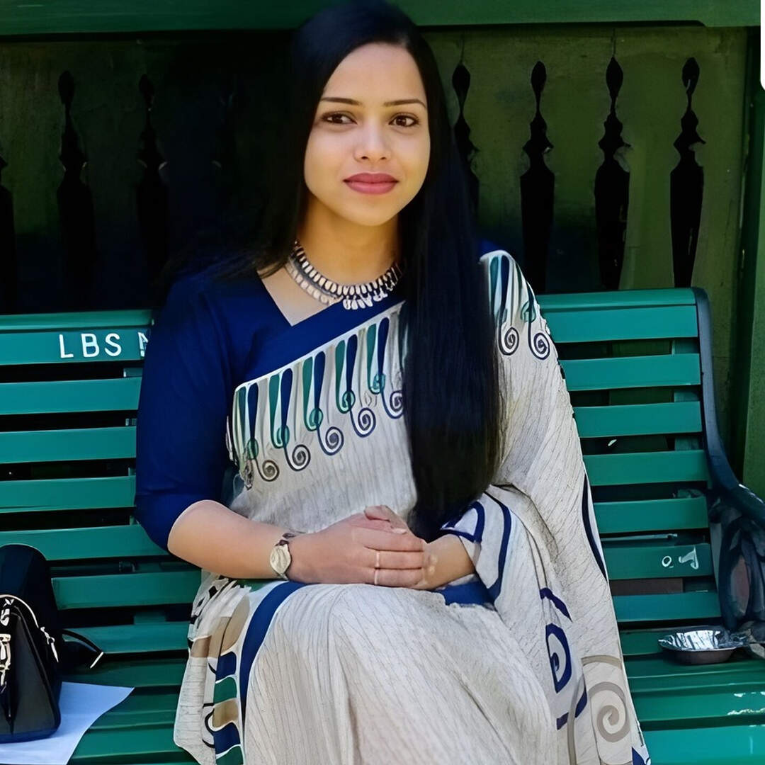 अनुज मलिक बनीं डीएम