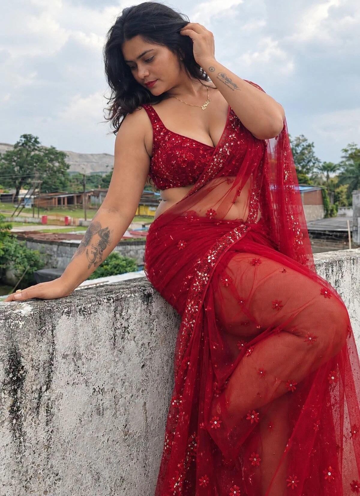 nidhi t