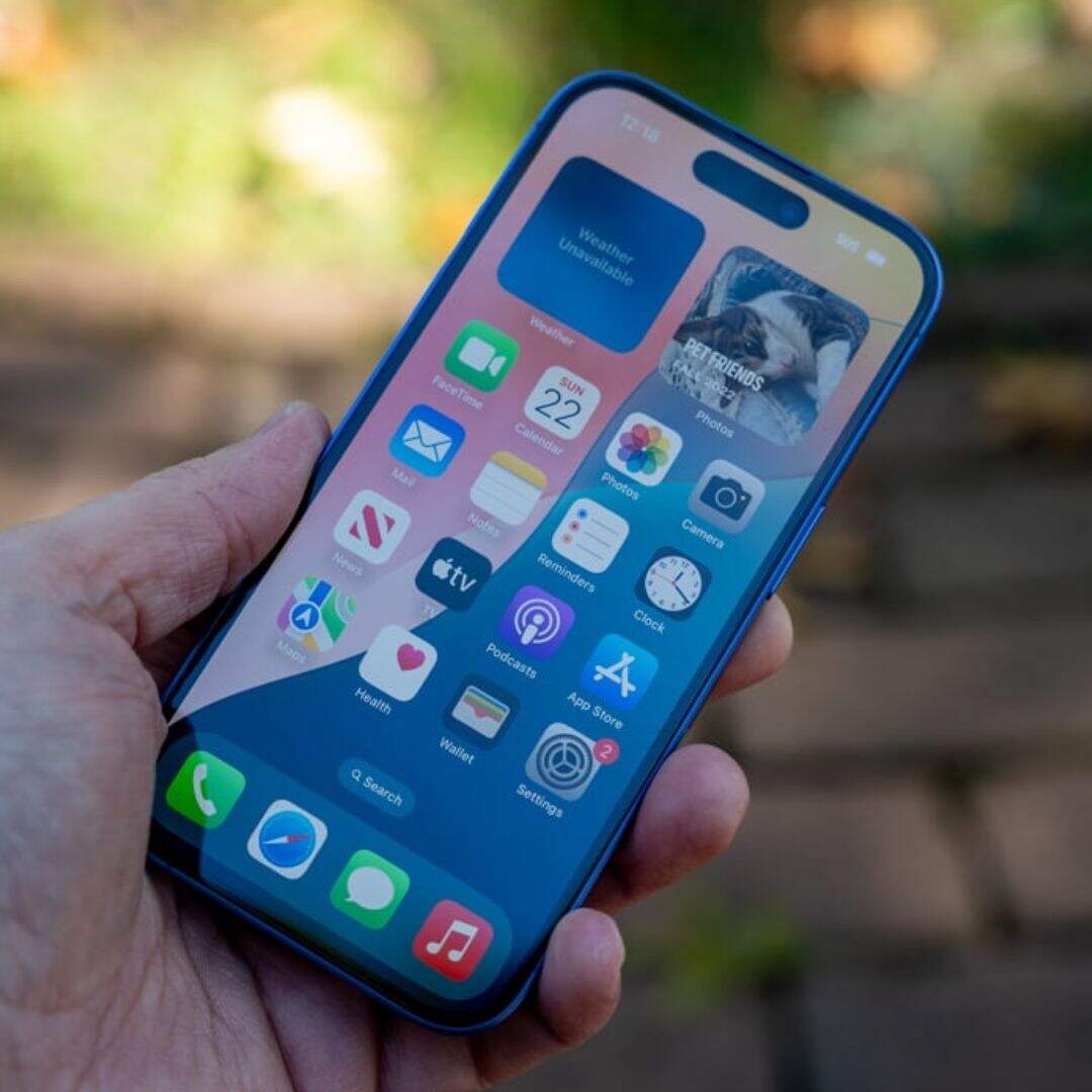 iPhone 16 पर मिलने वाले सबसे बड़ी बचत की बात करें तो अमेजन ग्राहकों को इस पर एक्सचेंज ऑफर में 36,000 रुपये तक बचाने का मौका दे रहा है। हालांकि आपको यह ध्यान रखना होगा कि एक्सचेंज वैल्यू आपके पुराने फोन की वर्किंग और फिजिकल कंडीशन पर निर्भर करेगी।