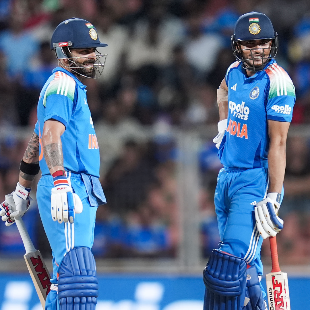 गेंदबाजों ने भी दिखाया दम