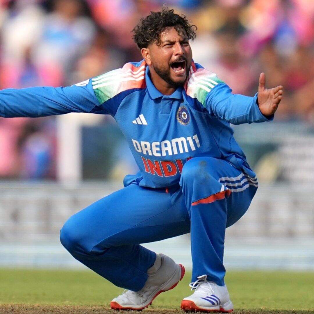 200 वनडे विकेट से दो विकेट दूर