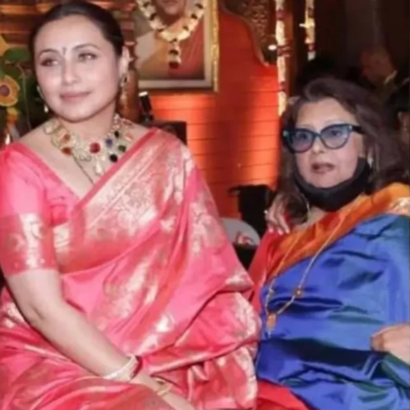 ​रानी मुखर्जी की मां कृष्णा को दुर्गा पूजा पंडाल में दी गई श्रद्धांजलि