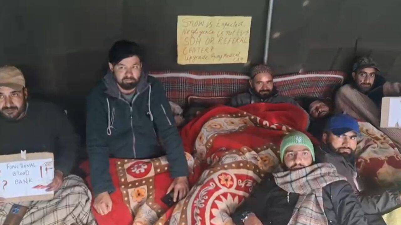 gurez in kashmir local people hunger strike