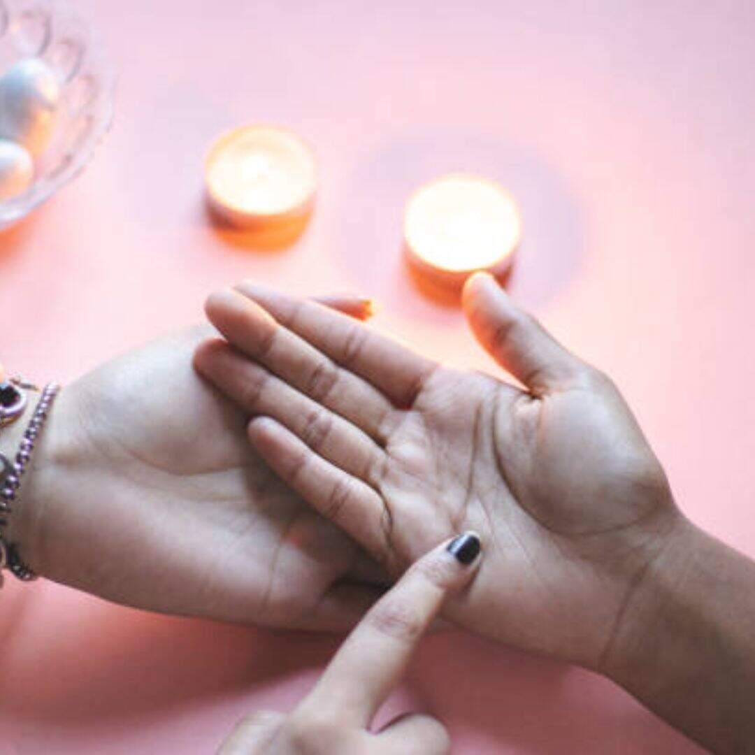 पामिस्ट्री में ऐसे बनाएं करियर