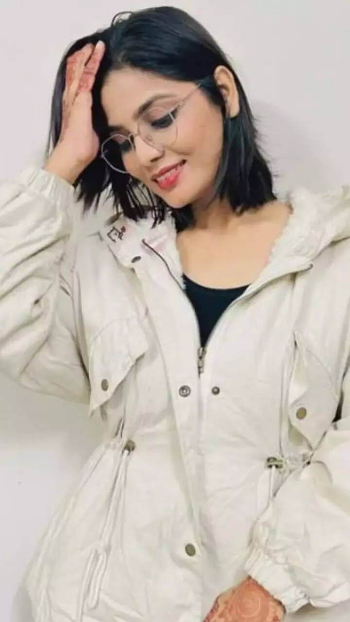 हालांकि बीते दिन सीएम योगी ने विधानसभा सत्र में इसका जवाब दे दिया है। योगी आदित्यनाथ ने तंज कसते हुए कहा कि यूपी में बाबा बा न।