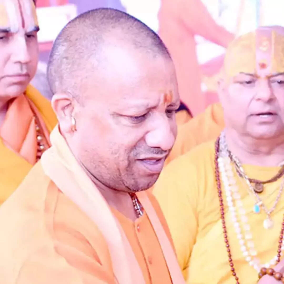 स्नान के बाद करते हैं पूजा अर्चना