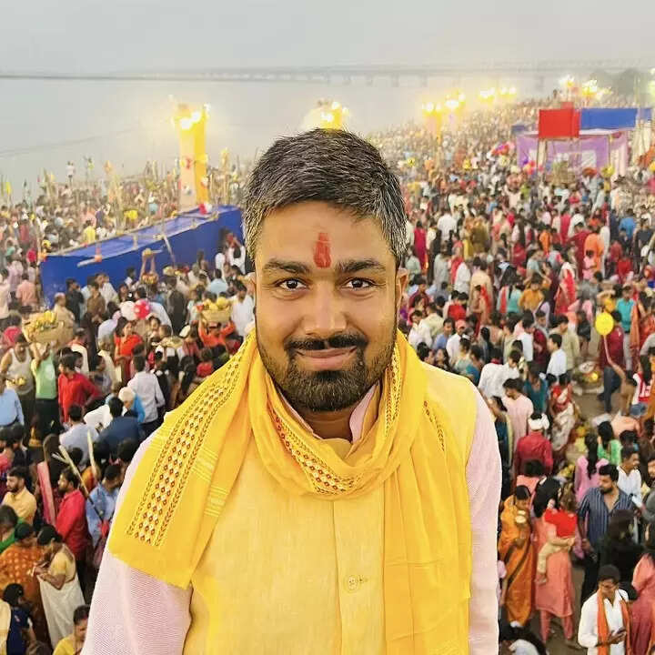 विवादों से पुराना नाता