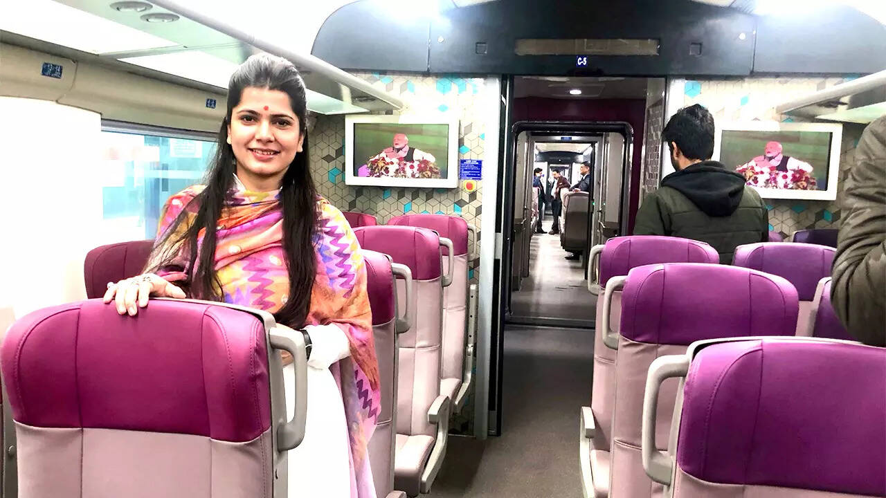 विस्टाडोम कोच भी इसमें शामिल