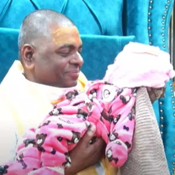 पहली पत्नी को बदकिस्मत बता रचाया था दूसरा विवाह