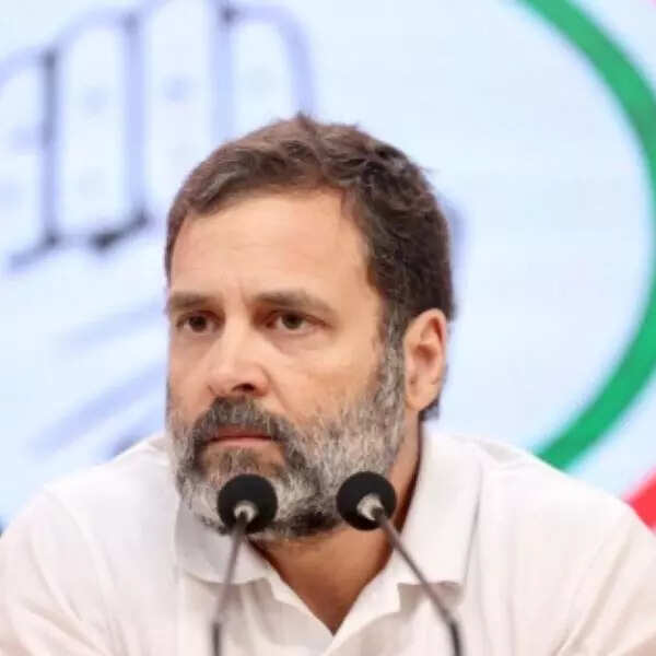 राहुल से पहले कई और MPs भी हुए हैं शिकार