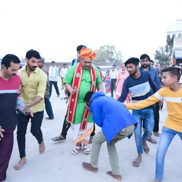 नहीं करता हूं चमत्कार- पंडोखर सरकार का दावा