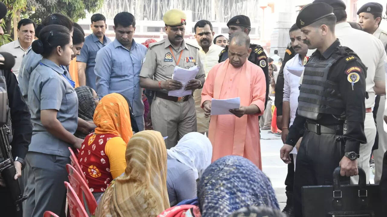 कन्या पूजन से पहले सुनीं समस्याएं
