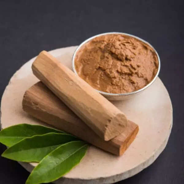 चंदन का लगाएं तिलक