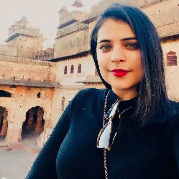 स्टूडेंट्स के सामने इस वजह दिखाती हैं सख्ती