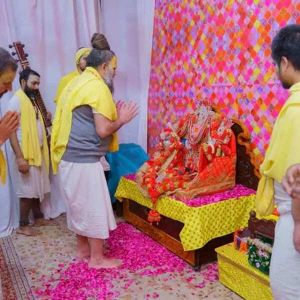 संन्यासी से कैसे बन गए राधा वल्लभी संत