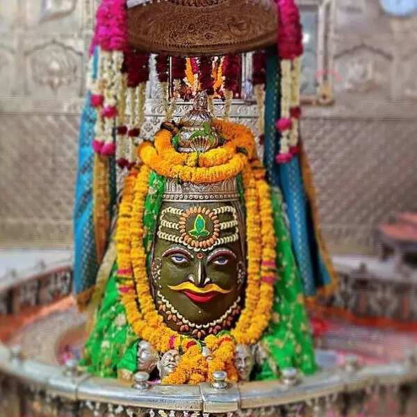 सिर्फ यहीं पर होती है भस्म आरती