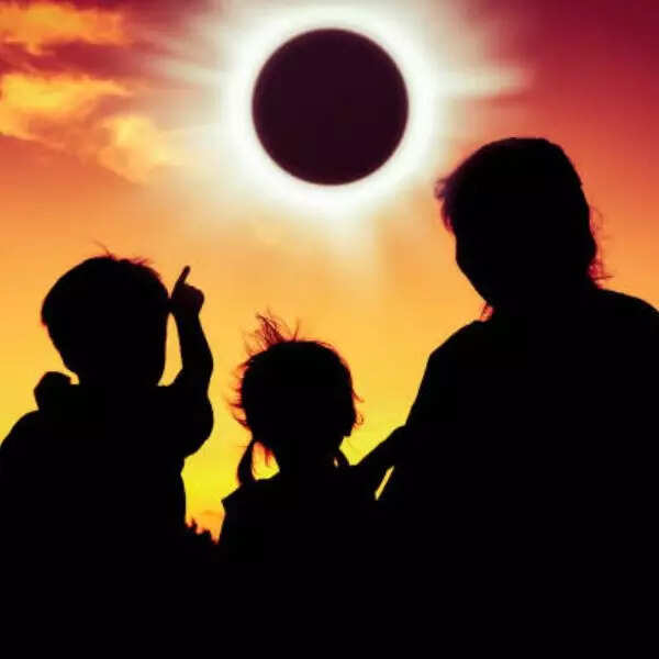 हाइब्रिड सूर्यग्रहण के दौरान और क्या होता है?