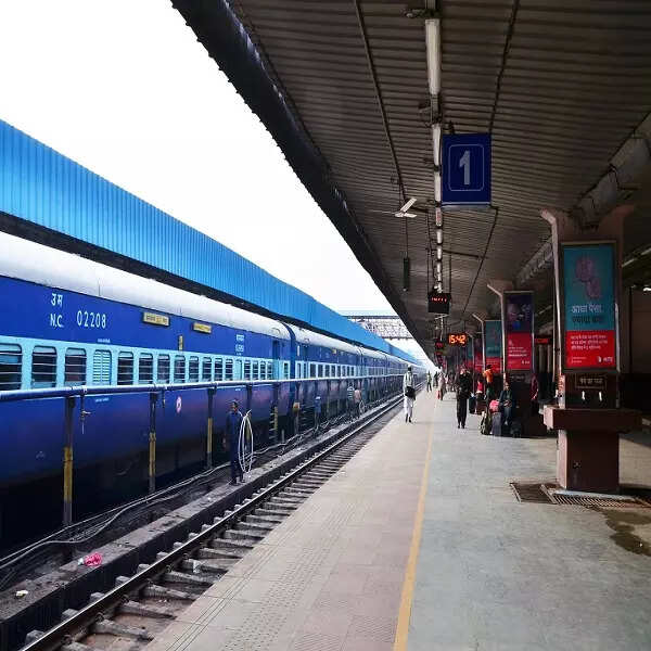 strongपरिचालन अनुपात 9814 प्रतिशतstrong