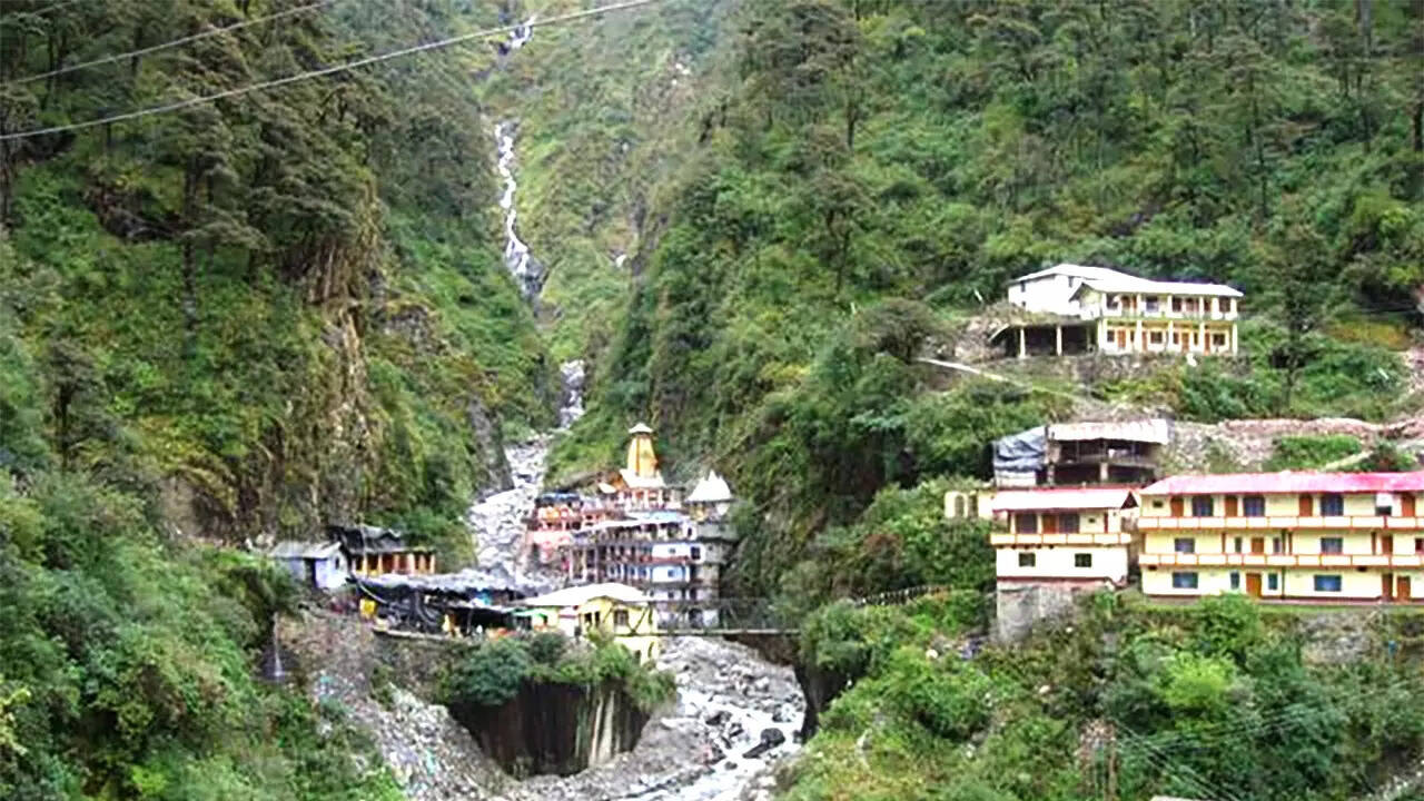 ​श्रद्धालुओं को हर संभव सुविधा​