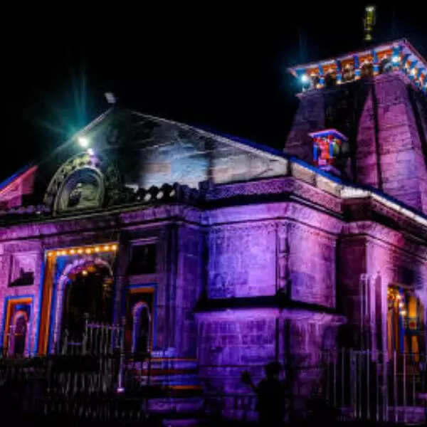 मंदिर में 6 महीने तक जलते हुए दीपक का रहस्य