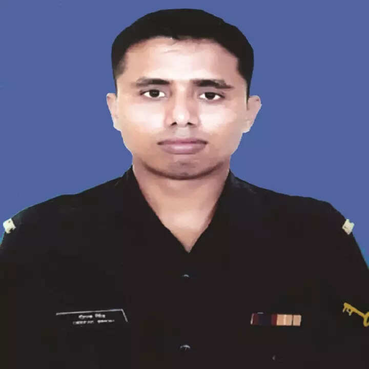 पति को मिला है वीरचक्र