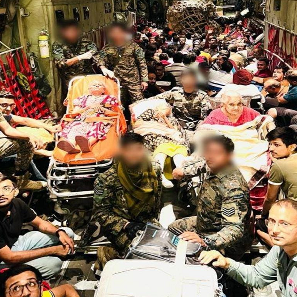 विदेश मंत्रालय के प्रवक्ता अरिंदम बागची ने अपने एक ट्वीट में कहा कि सोमवार सुबह कुल 186 भारतीय कोच्चि पहुंचे।