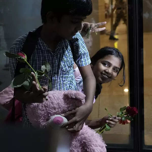 सूडान से आने वाले लोगों की इन्होंने भरपूर सहयोग एवं मदद की है।