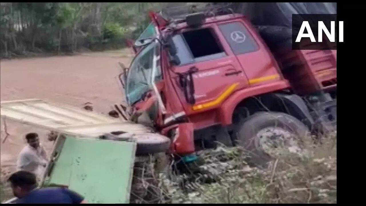 Muradabad Road Accident