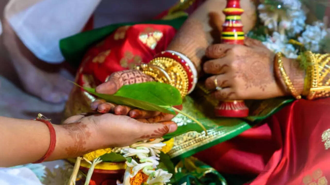 Sapne Mein Shadi Dekhna
