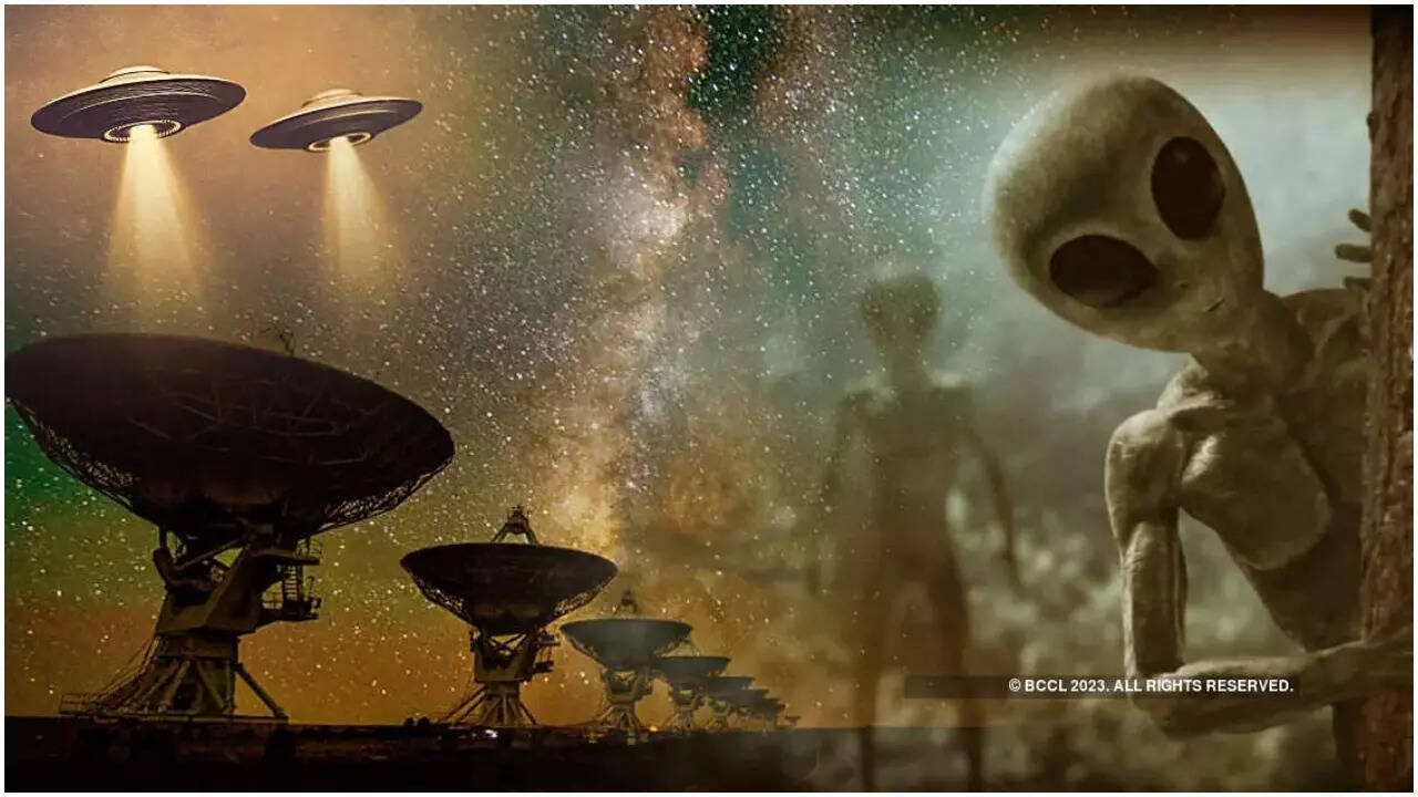 Aliens and UFO in Us Laboratory