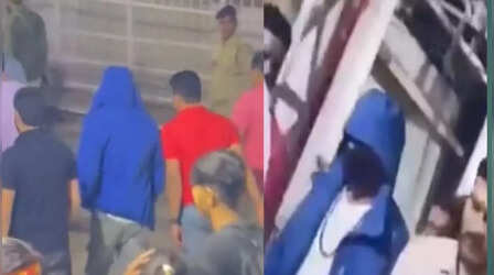 Shahrukh Khan at Vaishno Devi: वैष्णो देवी माथा टेकने पहुंचे SRK, 'जवान' की कामयाबी के लिए मांगी मन्नत