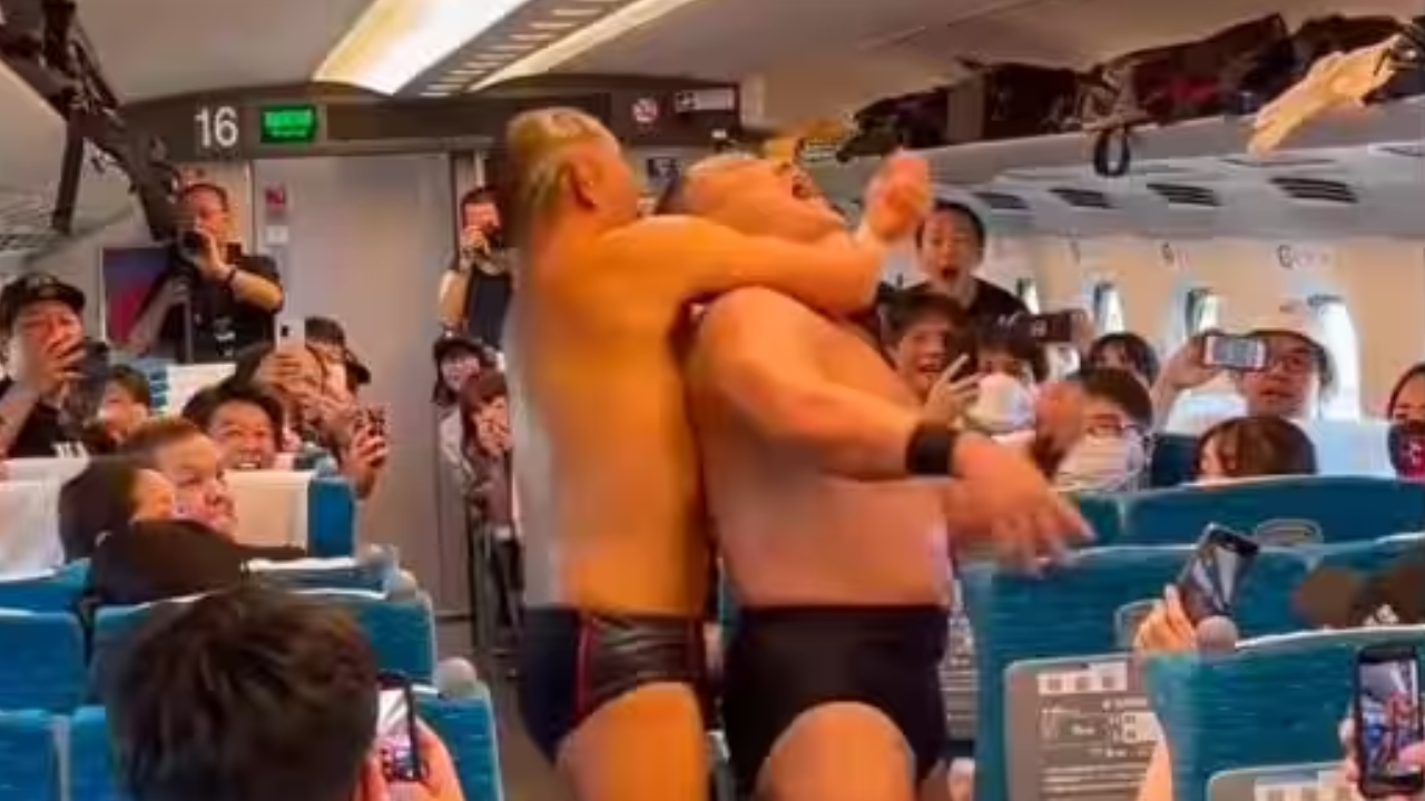 Japan Bullet Train Video, Japan Bullet Traon, Wrestling in Bullet Train, viral video, trending news in hindi