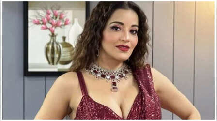 'Thank You For Coming' के 'Desi Wine' गाने पर Monalisa ने लगाए ठुमके, वीडियो हुआ वायरल
