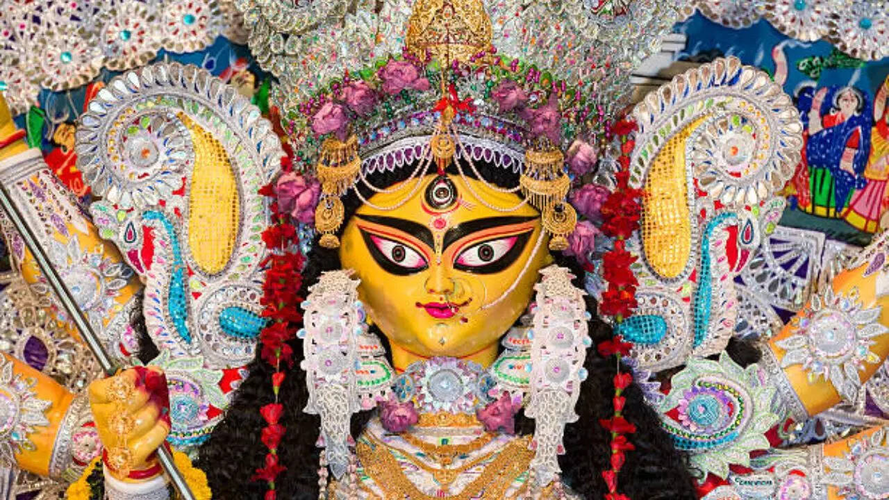 Happy Navratri 2023 Wishes, images, quotes, status, messages, photos, GIF Pics