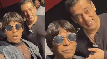 Tiger 3 के इवेंट पर पहुंचा हूबहू 'पठान' , रील बनाते हुए हंसी से लोट-पोट हो गए भाईजान