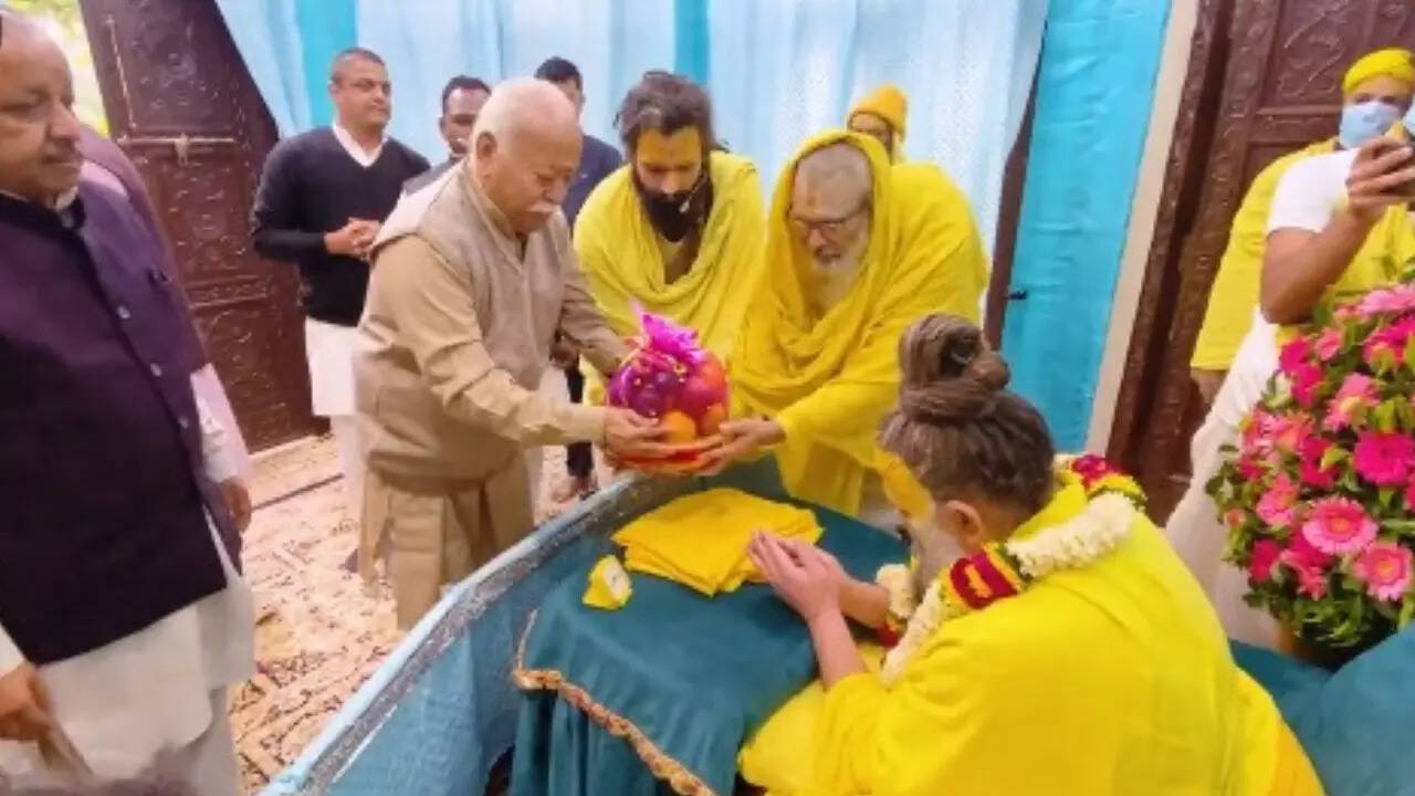 Premanand Maharaj Video, Mohan Bhagwat Premanand Maharaj Video, Premanand Maharaj Vrindavan, Mohan Bhagwat in Vrindavan, Mohan Bhagwat Premanand Maharaj
