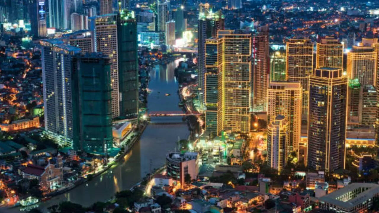 Philippines destructive tsunami alert