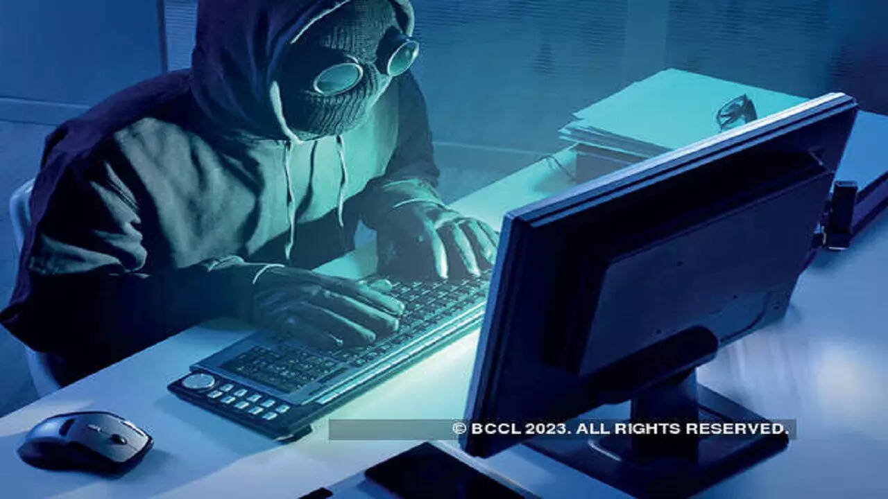 Cyber Fraud in Noida , cyber crime news, cryber fraud latest news, cyber fraud netwrok, hindi news, crime news