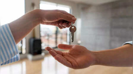 Rent Rule: किराये पर 10 साल से एक ही घर में रहे हैं, तो क्या वो आपका हो सकता है, जानें नियम-कानून